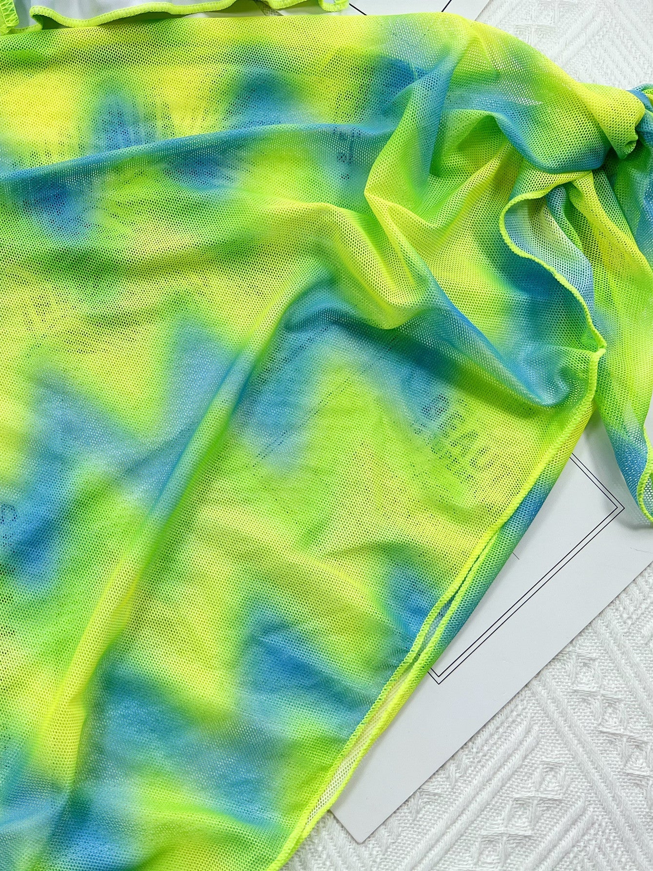 Tie Dye Bikini – Trendiger Triangle Bikini mit Schnürung im modernen Split - Design für Frauen - 5DE0DE96788F4109934B01C9B249CE2C